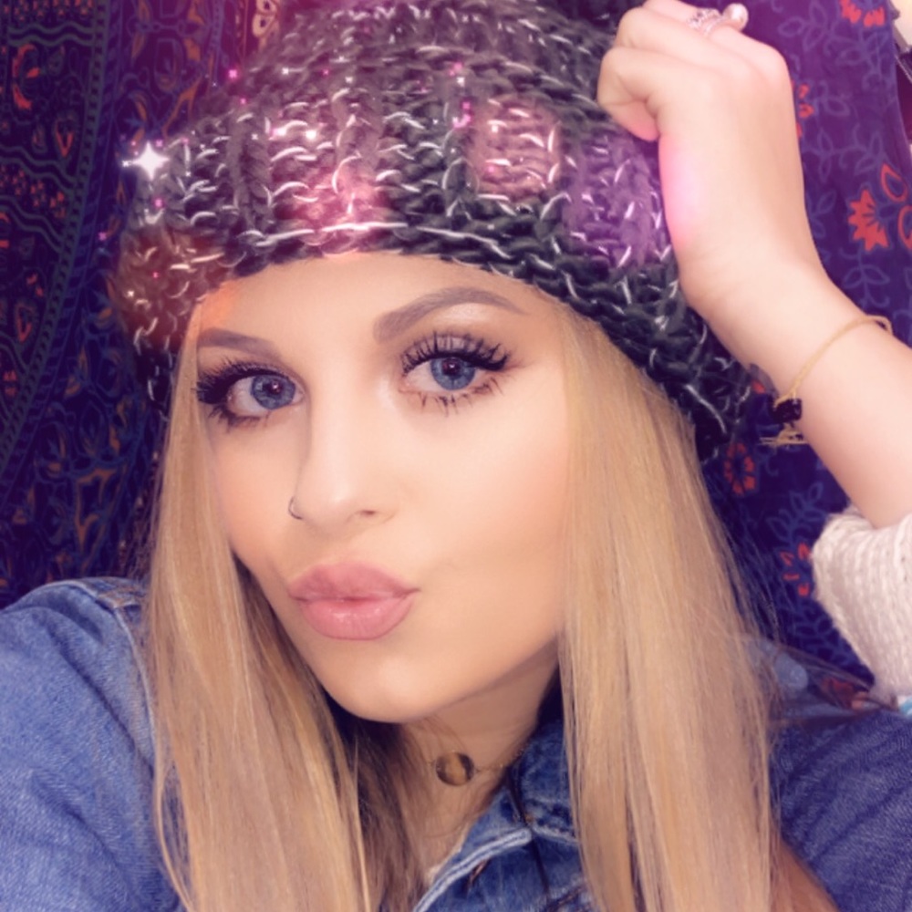 Meet your Posher, Kaleigh